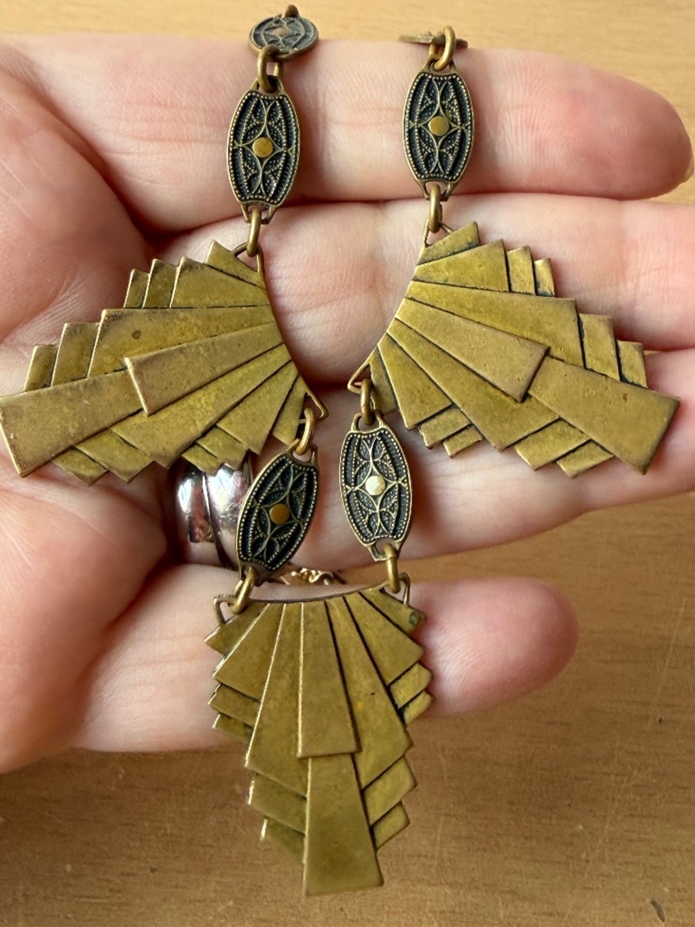 VINTAGE PIDIDDLY LINKS SHORT COLLAR BIB CHOCKER STYLE NECKLACE BRASS TONE METAL
